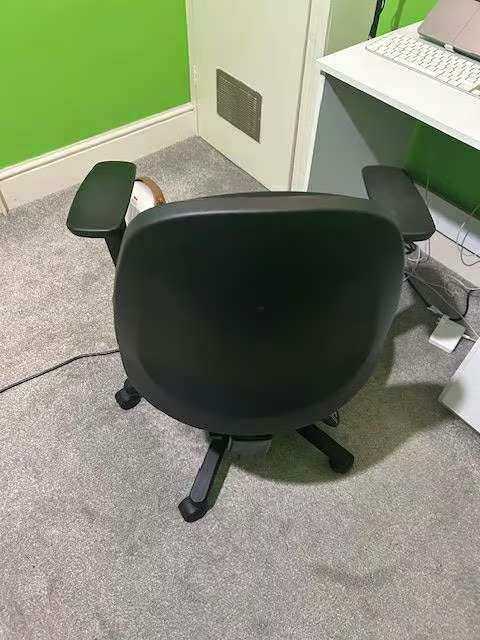 Homeworker Black Ergonomic Chair with Armrest