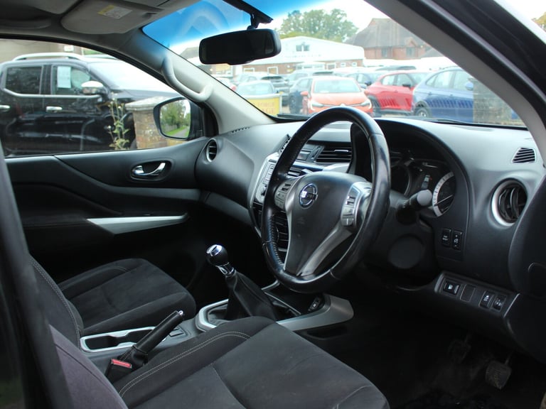 2016 Nissan Navara 2.3 dCi Acenta+ Pickup Double Cab 4dr Diesel Manual 4WD Euro
