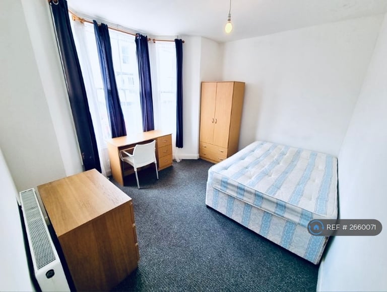 7 bedroom house in Oxford Street, Leamington Spa, CV32 (7 bed) (#2660071)