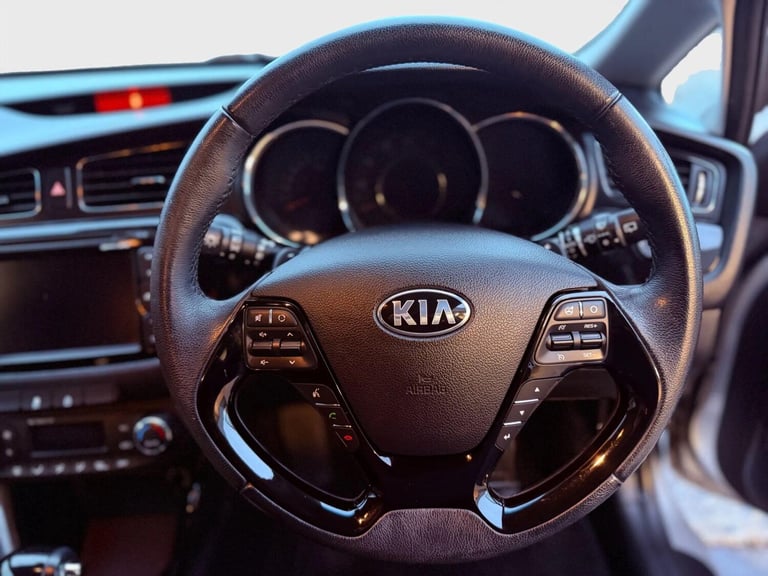 2015 Kia Ceed 1.6 GDi 3 DCT Euro 5 5dr HATCHBACK Petrol Automatic