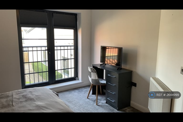 2 bedroom flat in Wallis Court, Leicester, LE2 (2 bed) (#2644999)