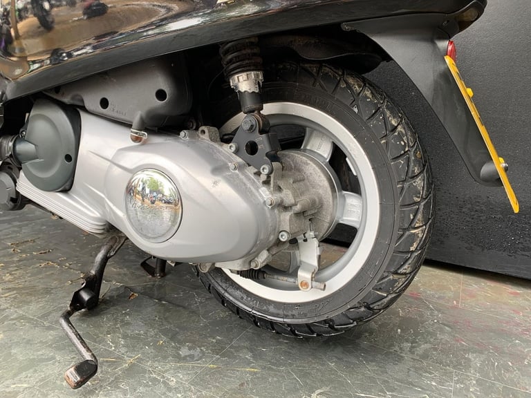 PIAGGIO VESPA 125cc PRIMAVERA SCOOTER LOW MILEAGE HPI CLEAR