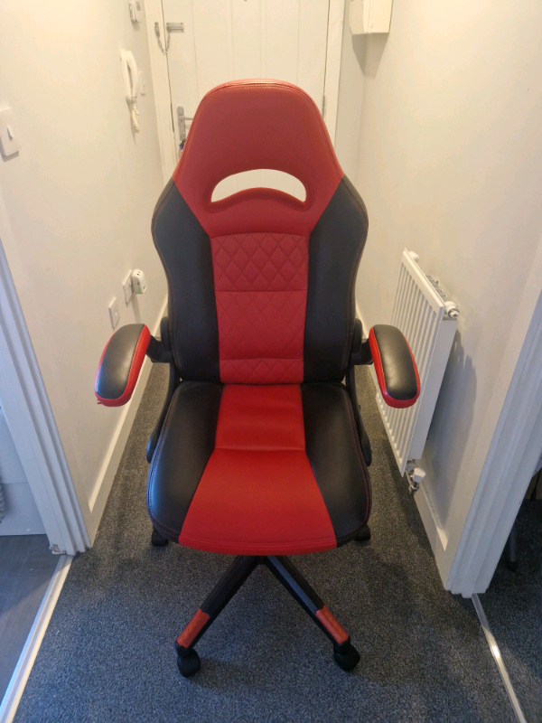 Gaming/office chair for sale.