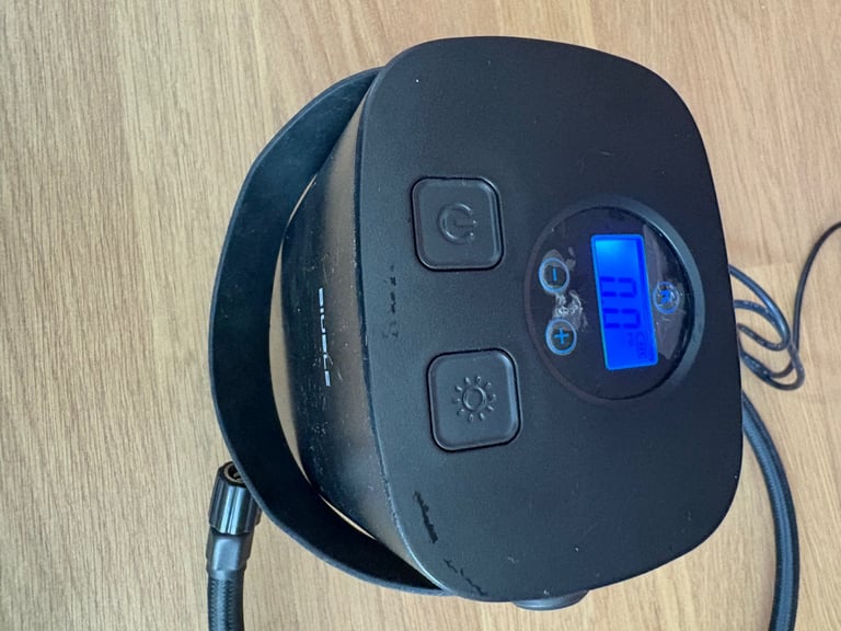 Air compressor/Tyre inflator 