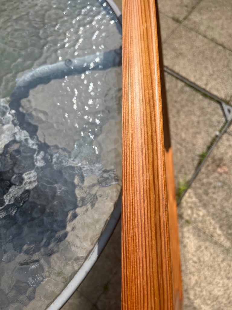 Bevelled  mirror 