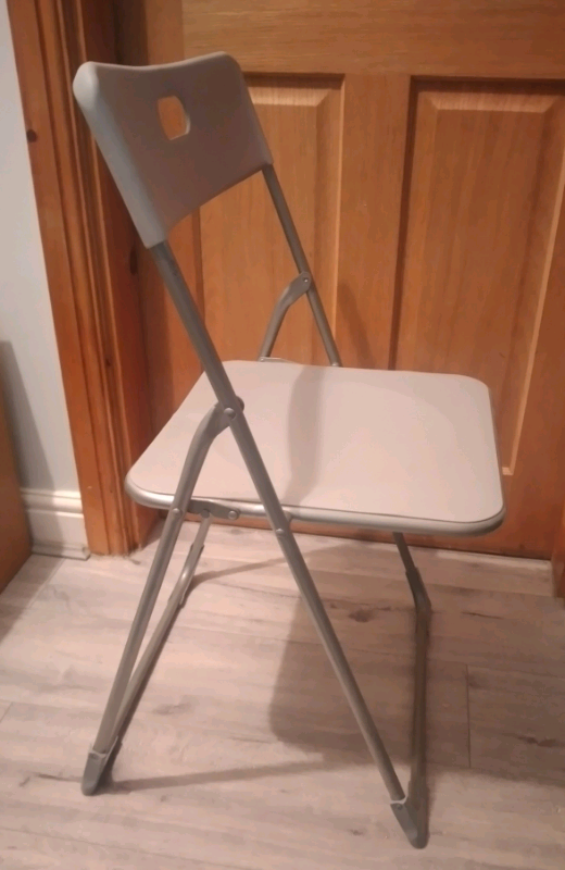Foldable chair 