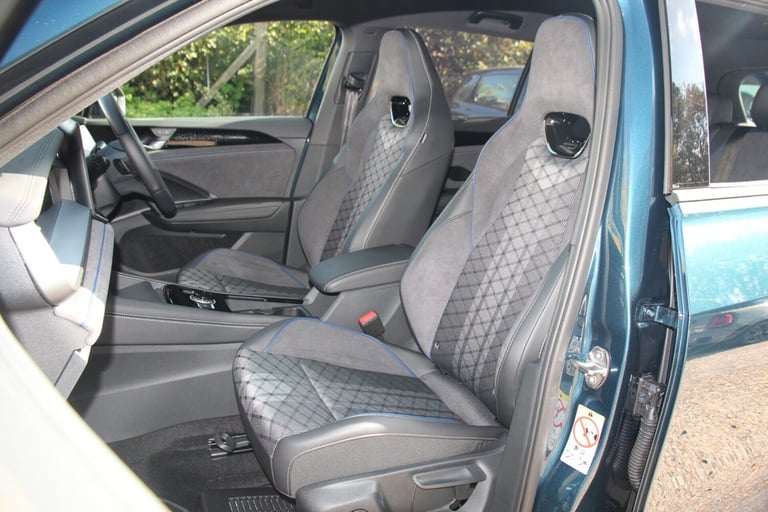 2025 Volkswagen Touran R-LINE ETSI DSG Estate Petrol Automatic