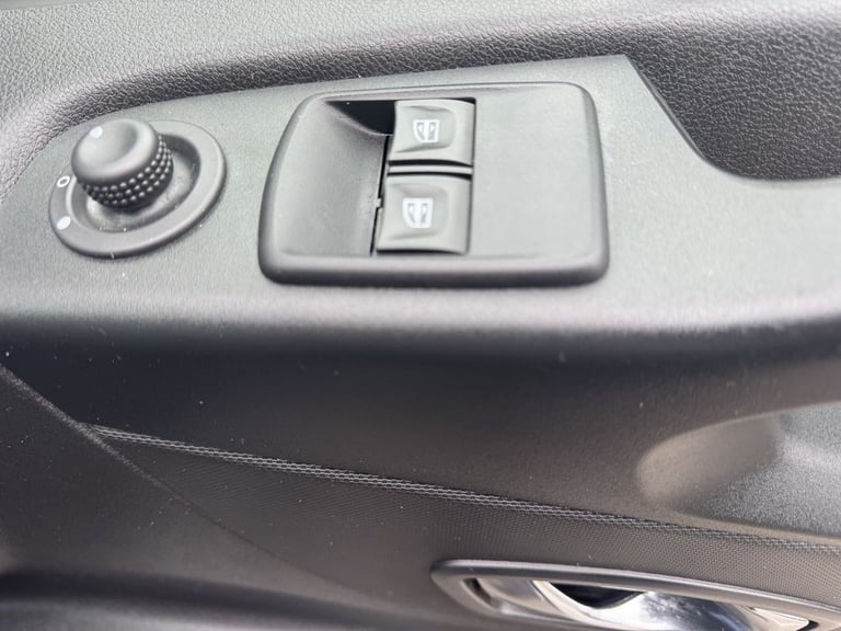 2019 Vauxhall Vivaro 1.6 CDTi 2900 BiTurbo ecoTEC Limited Edition Nav Crew Van Double Cab 5dr Di ...