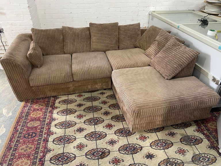 image for 🚚Beautiful Corner Sofa For Sale 