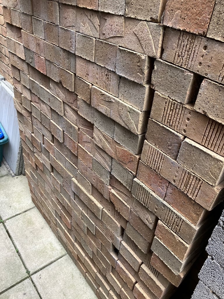 image for 230 Ibstock Granger Gold Bricks Keepmoat