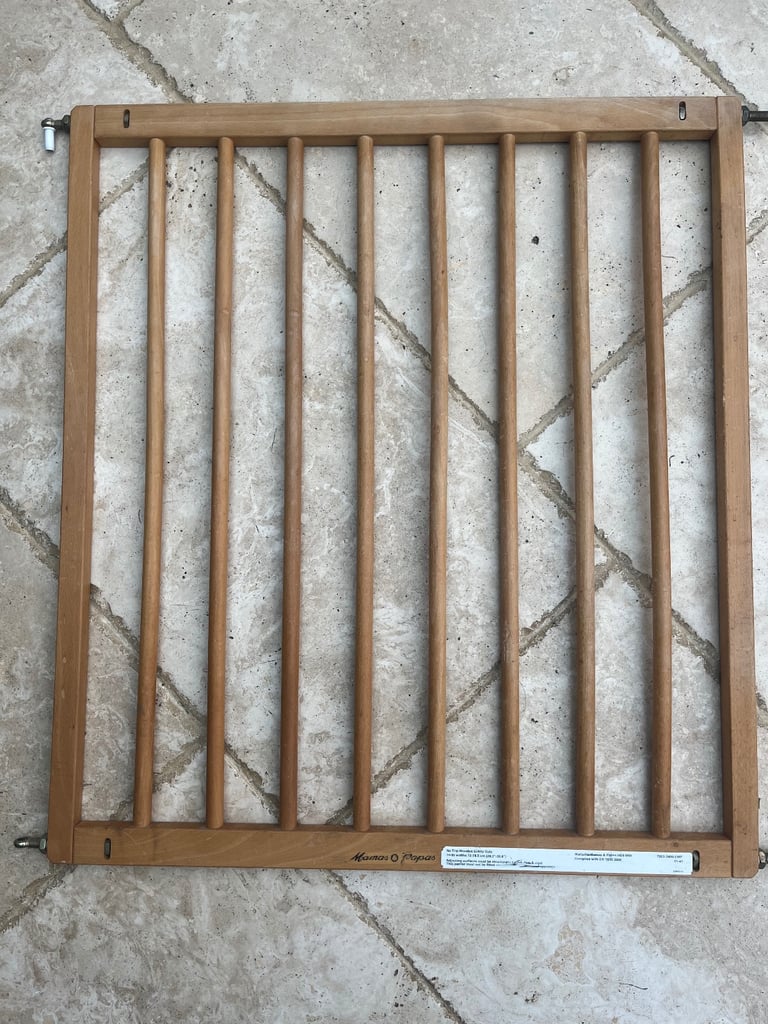 Wooden stairgate/safety gate for pets/puppy/dog