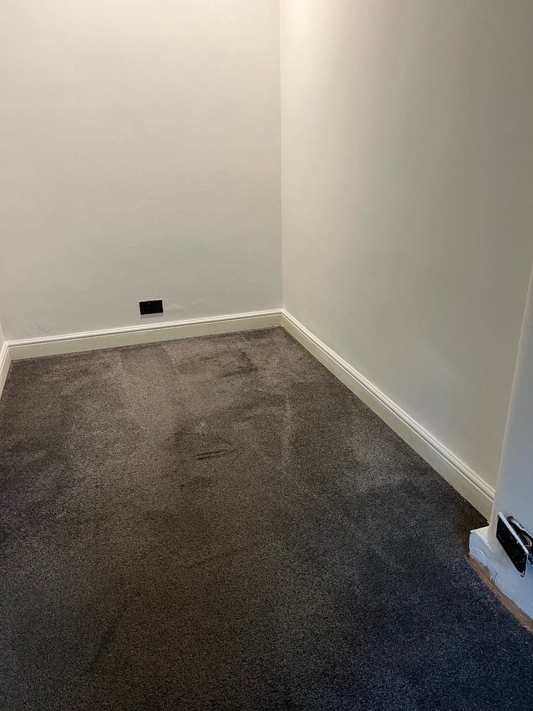 Grey carpet 7ft.by 4ft 