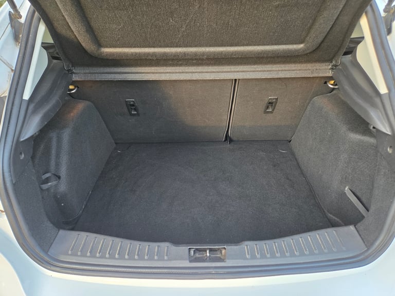 Ford, FOCUS, Hatchback, 2015, Manual, 999 (cc), 5 doors