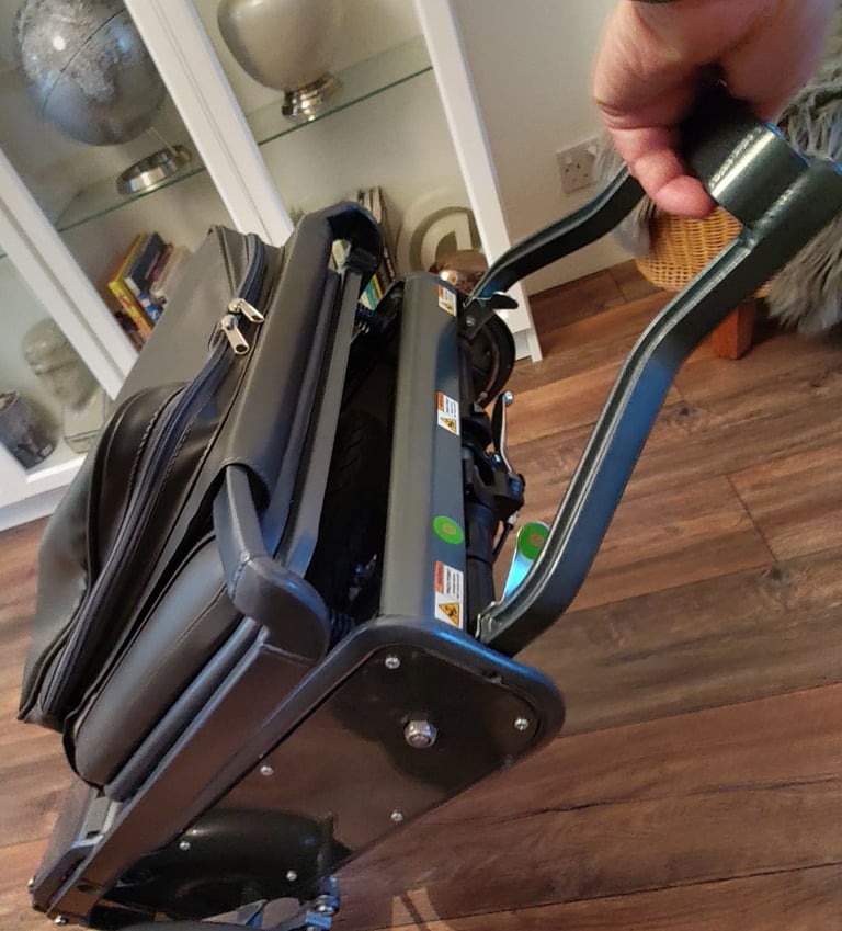 eFOLDi 1.5 Explorer Folding Mobility Scooter Imacculate Condition Plane Car Boot