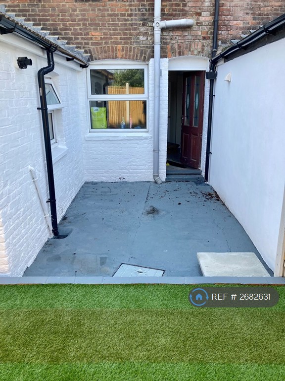 1 bedroom flat in St. Johns Road, Dover, CT17 (1 bed) (#2682631)