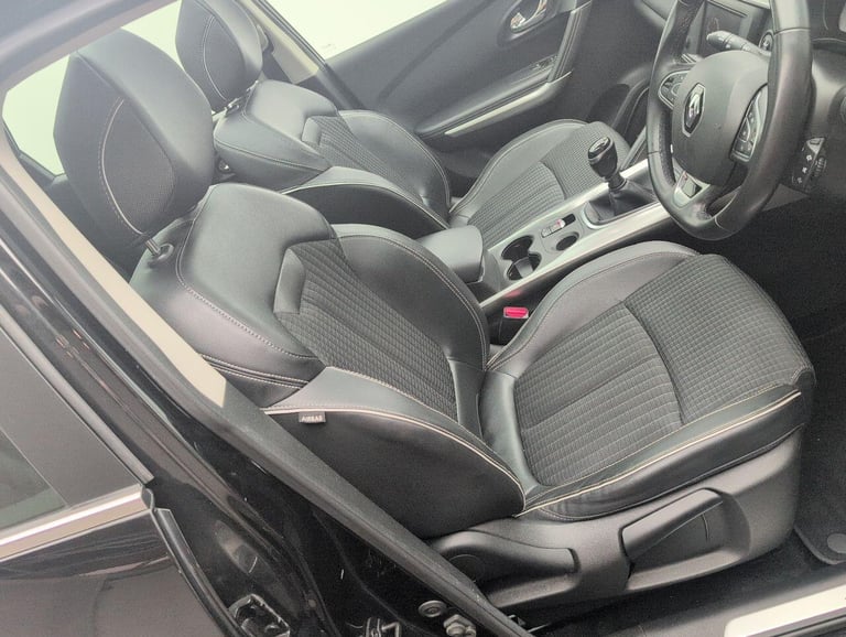 2018 Renault Kadjar 1.5 dCi Signature Nav SUV 5dr Diesel Manual Euro 6 (s/s) (110 ps) HILL STAR H...