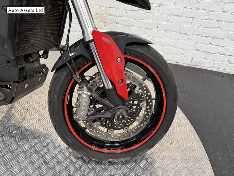 2014 Ducati Hyperstrada 821 821 Naked Petrol Manual Euro 3 (104 ps) Naked Petrol Manual