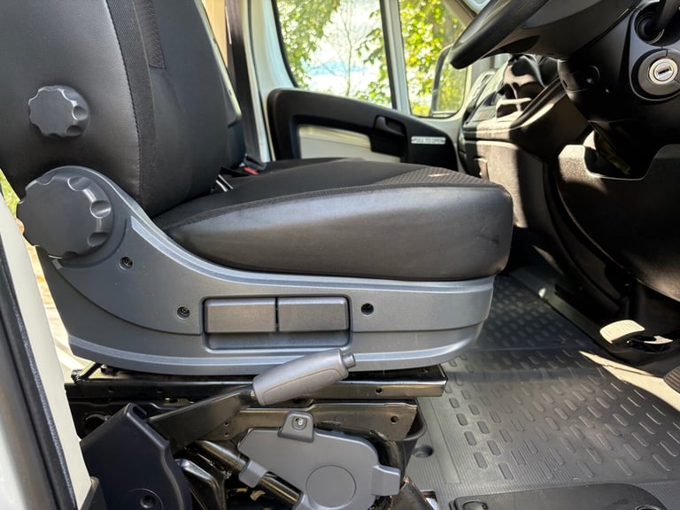 67reg Peugeot Boxer / Citroen Relay 2.0hdi 6spd 17 Seat WAV Minibus_Non D1 Model