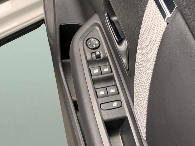 2023 Citroen C4 1.2 PureTech Shine Fastback 4dr Petrol EAT8 Euro 6 (s/s) (130 ps) - NAV - B Suv P...