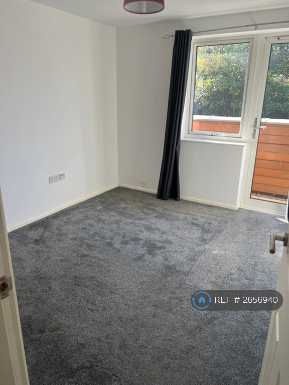 2 bedroom flat in Teesdale Court, Nottingham, NG5 (2 bed) (#2656940)