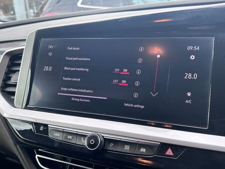 2023 Vauxhall Crossland X 1.6 14.2kwh Ultimate Suv 5dr Petrol Plug In Hybrid Auto Euro 6 (s/s) (2...