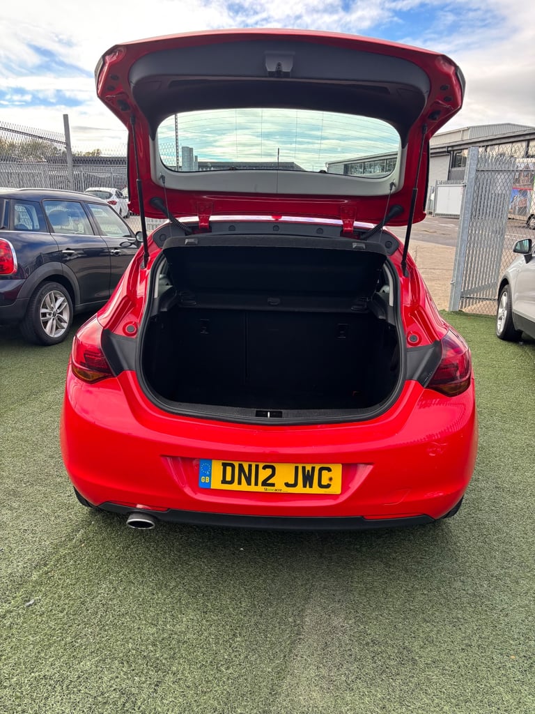 Vauxhall, ASTRA, Hatchback, 2012, Manual, 1956 (cc), 5 doors