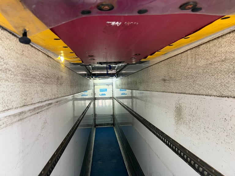 DAF TRUCKS LF 280 18 TONNE FRIDGE U/FLOOR LIFT 