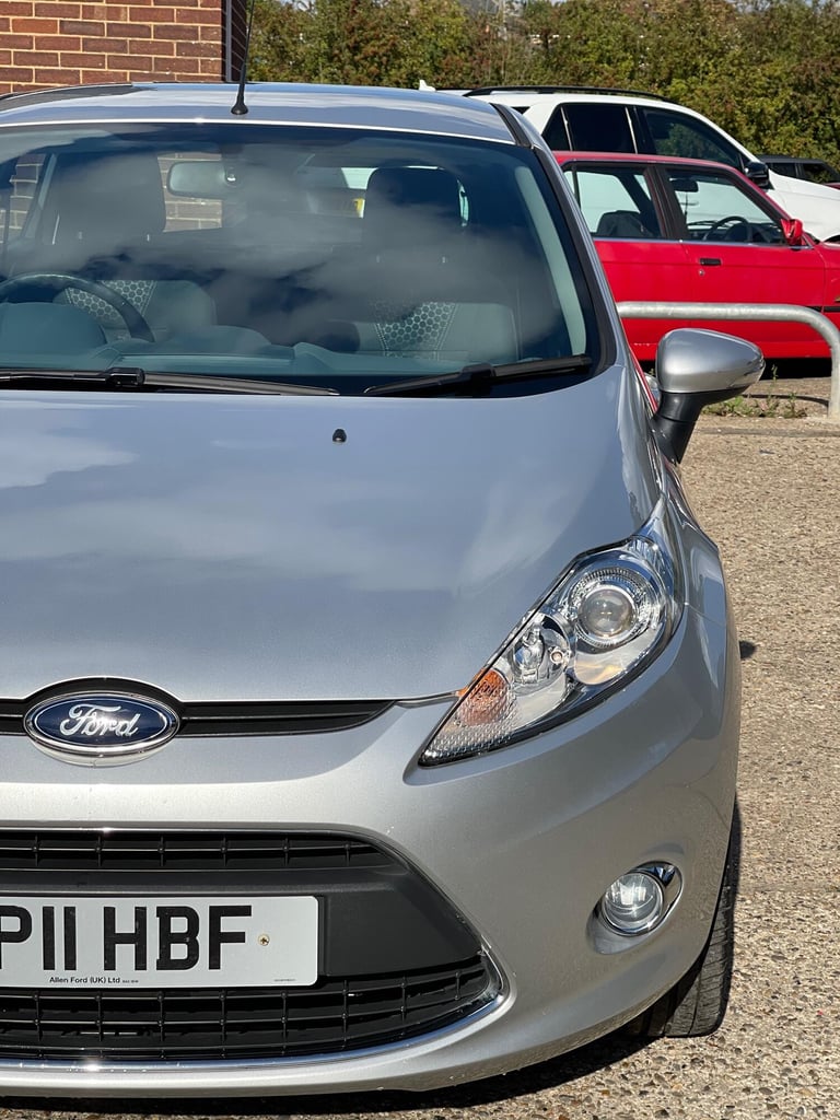 FORD FIESTA 1.4 Zetec 5dr 2011