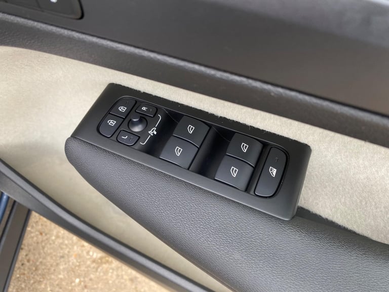 2022 Volvo XC40 1.5h T5 Twin Engine Recharge 10.7kWh Inscription Pro Auto Euro 6 (s/s) 5dr ESTATE...