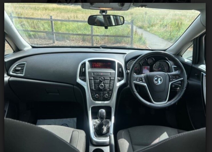 2014 Vauxhall Astra 1.4T 16V SRi 5dr HATCHBACK Petrol Manual
