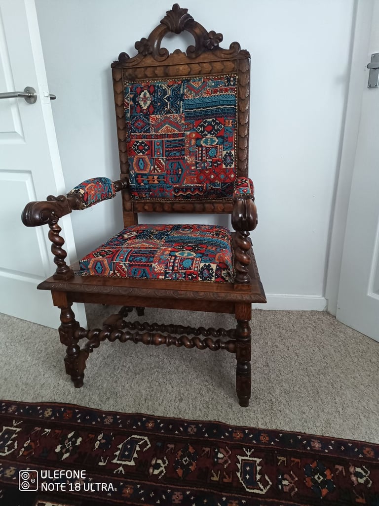 Throne chair