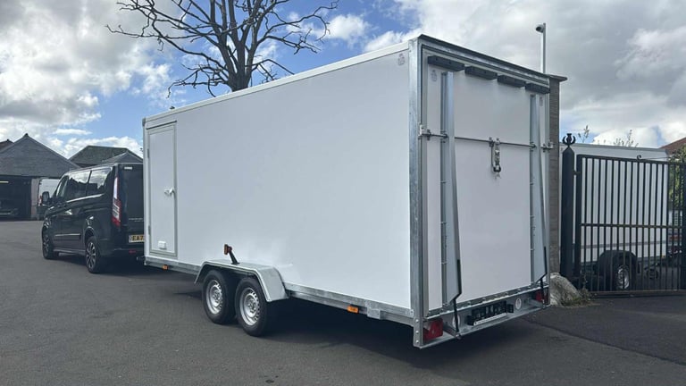 BRAND NEW NIEWIADOW 5M x 2M x 2M TWIN AXLE BOX TRAILER WITH RAMP AND SIDE DOOR 2700KG BRAKED