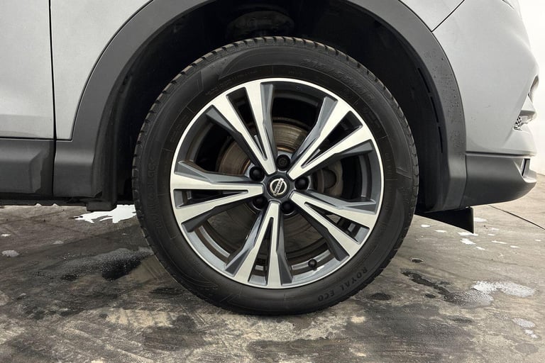 2021 Nissan Qashqai 1.3 DiG-T N-Connecta 5dr [Glass Roof Pack] HATCHBACK Petrol Manual