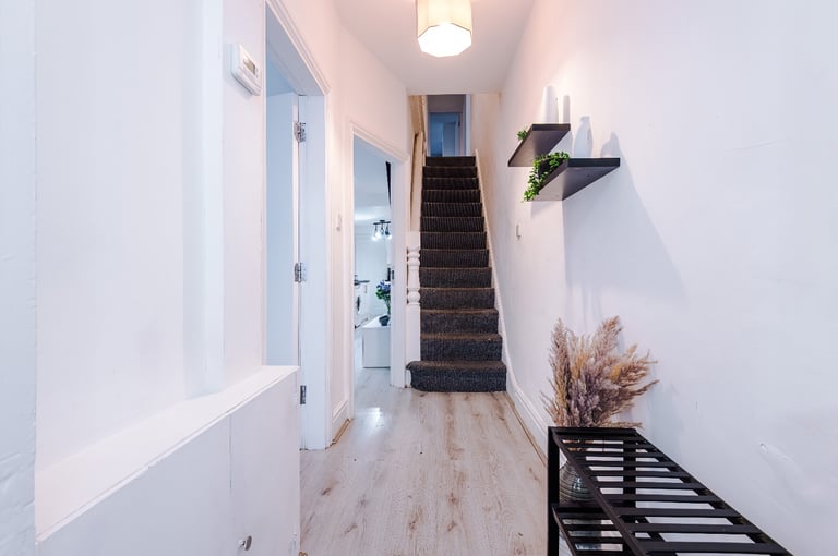 Short/Mid Stays, Contractors, Large House in Anfield