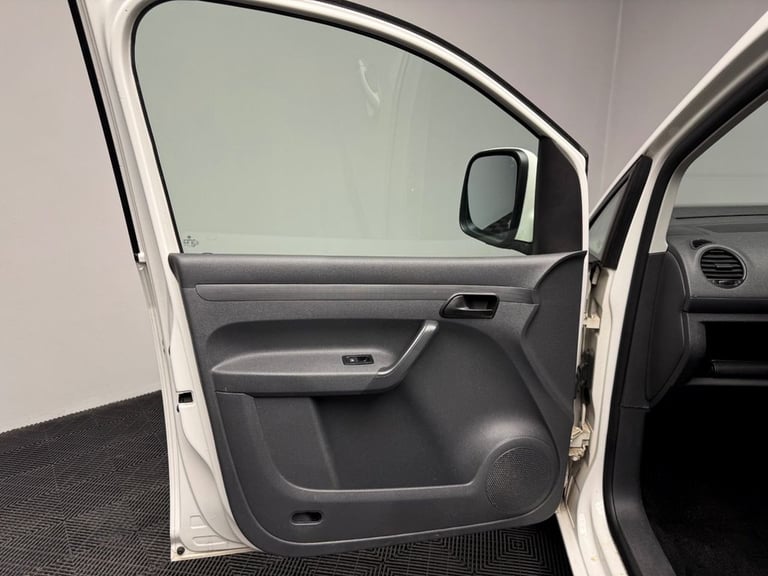 2013 Volkswagen Caddy 1.6 TDI 102PS Highline Van DSG PANEL VAN DIESEL Automatic