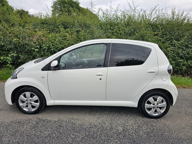 2014 Toyota AYGO 1.0 VVT-i Move with Style 5dr HATCHBACK Petrol Manual