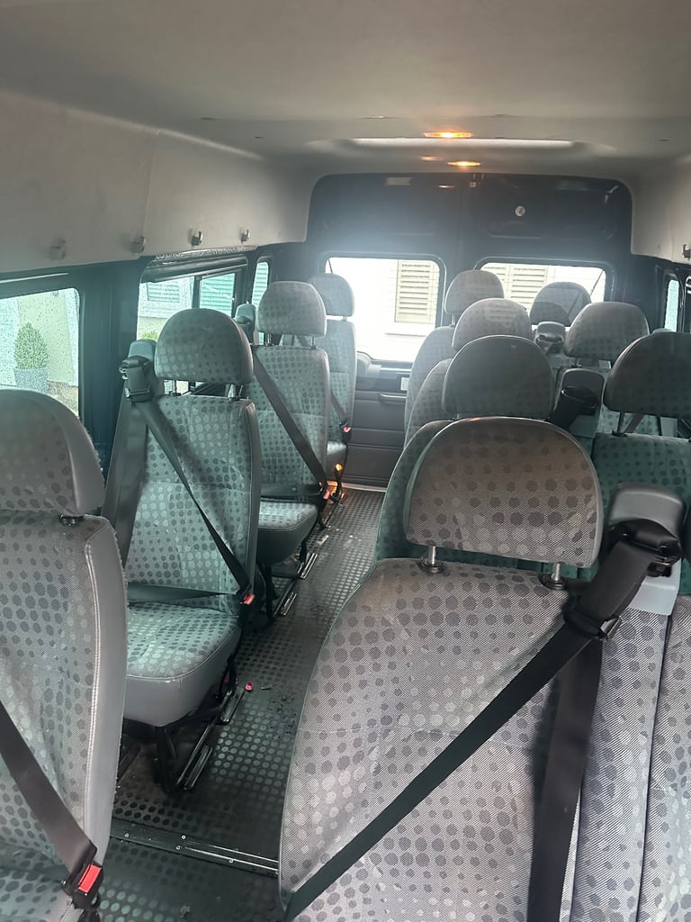 17 seater minibus 