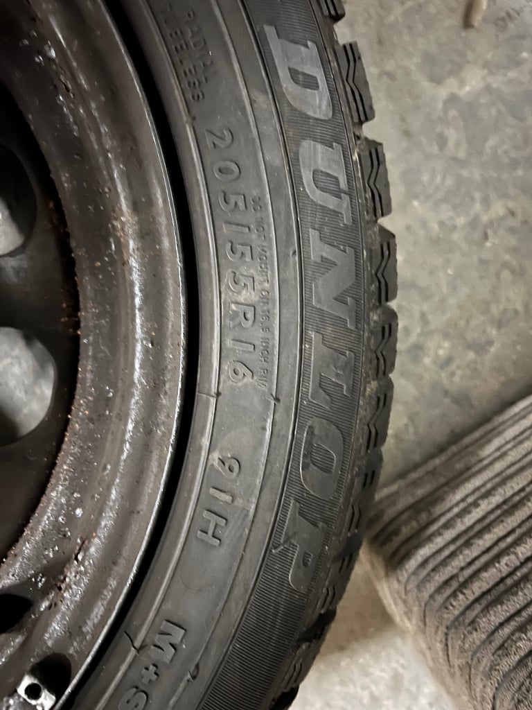 4 x BMW Wheels With Dunlop winter tyres 205 / 55 R 16 