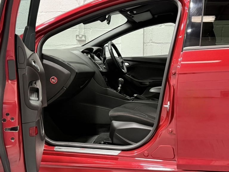 2016 Ford Focus 1.5 TDCi EcoBoost ST-Line Estate 5dr Diesel Manual Euro 6 (s/s) (120 ps) Estate D...