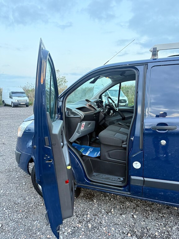 2013 Ford Transit Custom 2.2 TDCi 125ps Low Roof Trend Van PANEL VAN DIESEL Manual