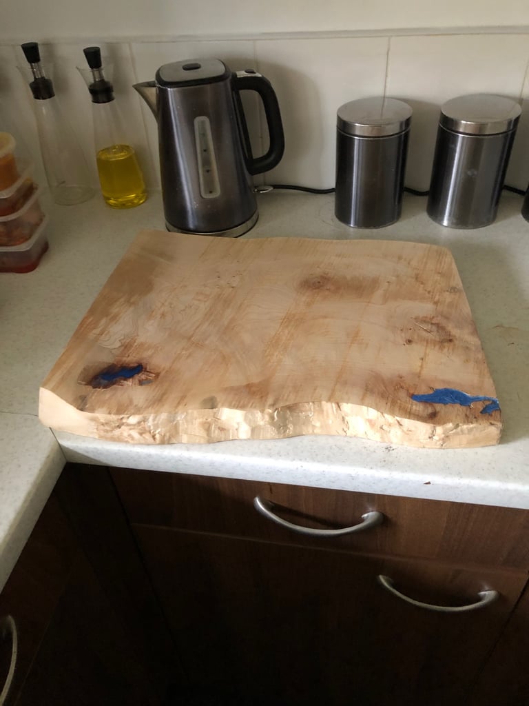Live edge chopping board 