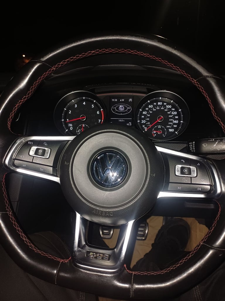 Volkswagen, GOLF, Hatchback, 2016, Manual, 1984 (cc), 5 doors