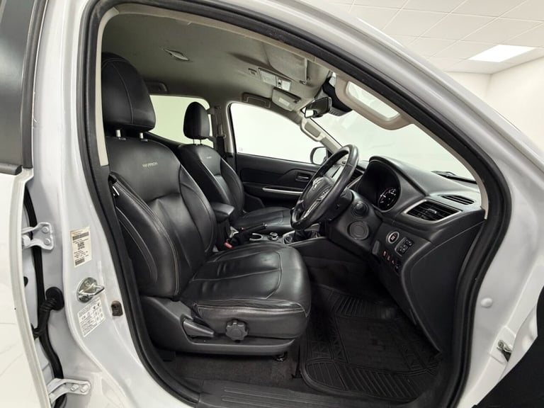 2020 Mitsubishi L200 2.2 DI-D DC Warrior Pickup Double Cab 4dr Diesel Manual 4WD Euro 6 (s/s) (1 ...