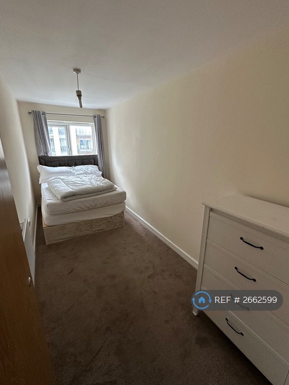 3 bedroom flat in Boulevard Drive, London, Colindale, NW9 (3 bed) (#2662599)