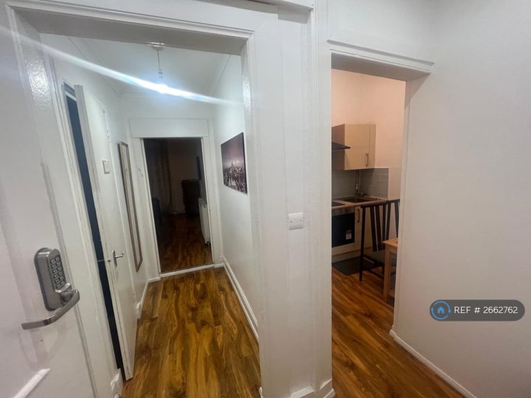 1 bedroom in North Street, Glasgow, G3 (#2662762)