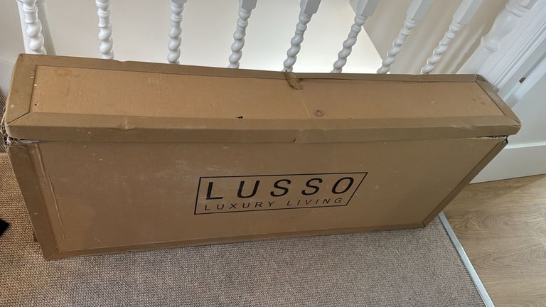 Lusso Stone Thinn Wall-Mounted Sink