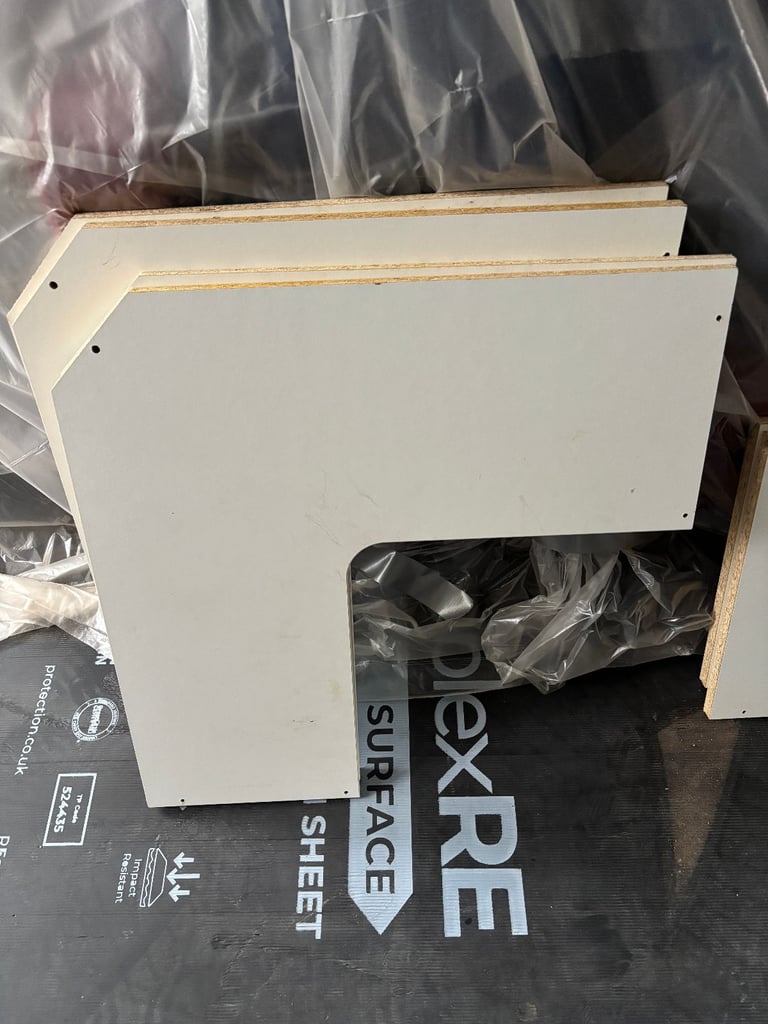 Free Howdens kitchen shelving – good condition