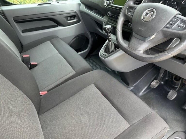 2022 Vauxhall Vivaro 2900 1.5TD Dynamic LWB L2 100PS Medium Van Diesel Manual