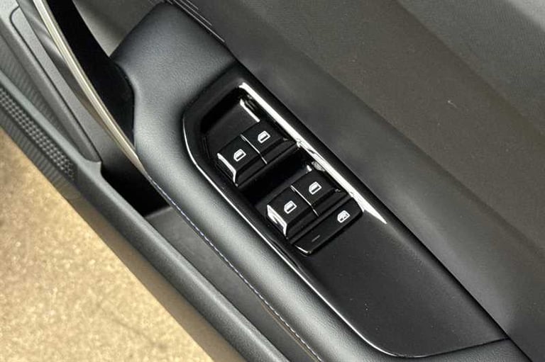 2023 MG MG4 150kW Trophy EV Long Range 64kWh 5dr Auto HATCHBACK ELECTRIC Automatic