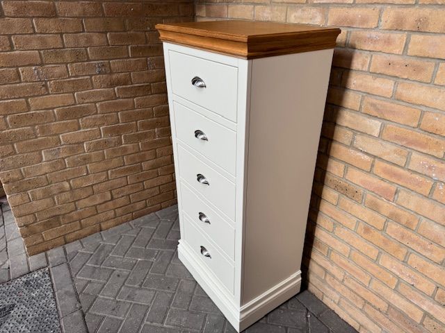 BRAND NEW EX-DISPLAY OAK FURNITURE - CLOSING DOWN SALE 
